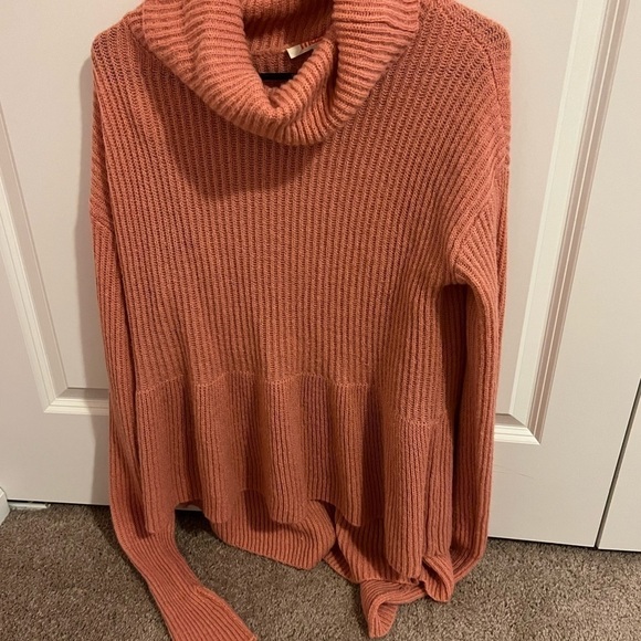 Turtleneck peplum sweater - Picture 1 of 2